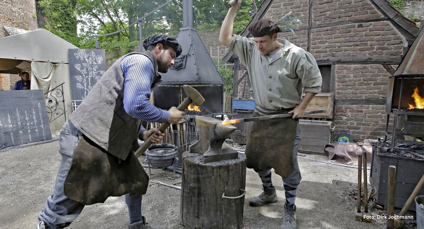 Header Flachsmarkt 1